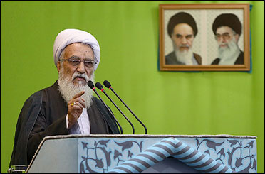 عاملان اسیدپاشی اصفهان را به اشد مجازات برسانید/ واکنش خطیب جمعه تهران به حکم اعدام شیخ نمر