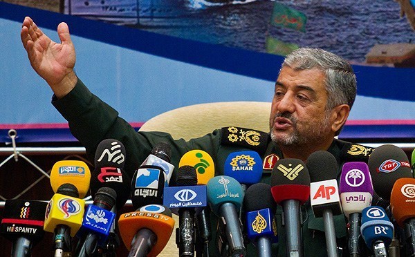 فرمانده کل سپاه: مسئولان یا وابسته به مسئول بالاتر برای انتصاب و یا وابسته به آرای مردم هستند