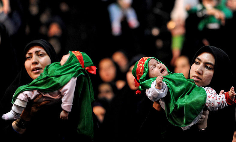 مادران سراسر کشور نوزادان شیرخوار خود را به فدایی شیرخواره رباب آوردند