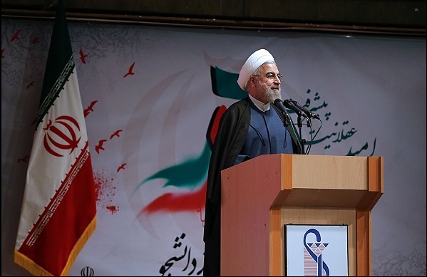 شعار دانشجویان در روز دانشجو؛ «موسوی قاتل است»