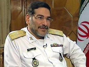 شمخانی: با طرح موضوعات کم ارزش، اقتدار و ابتکار دولت تضعیف نشود
