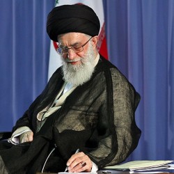 مقام معظم رهبری طی حکمی، آقای معزی را به سمت نماینده ولی‌فقیه در جمعیت هلال احمر منصوب کردند