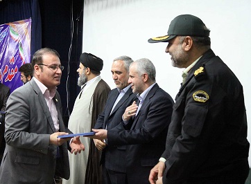 تجلیل از مدیر کل حمل و نقل و پایانه های خوزستان به پاس ارائه خدمات به زائرین اربعین حسینی