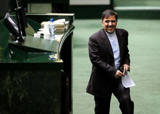 آخوندی وزیر راه ماند 