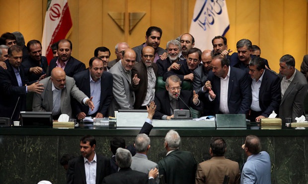 نبش قبر اختلافات در شرایط آتش بس/نامه رهبری باید فصل الخطاب باشد