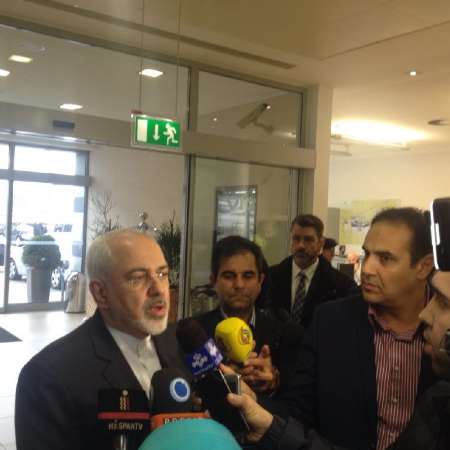 ظریف: ایران برای حضور در مجامع بین المللی شرط نمی پذیرد