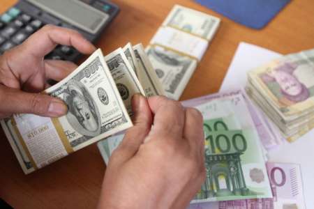 سقوط نرخ دولتی 30 ارز و رکورد شکنی قیمت دلار