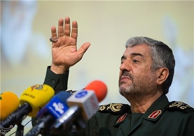 عظمت امروز مدیون حرکت انقلاب در بیرون است