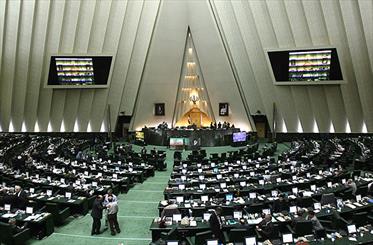 درخواست ۲۰۵ نماینده از روحانی درباره اقدام برای برون‌رفت از رکود عمیق و بی‌سابقه 