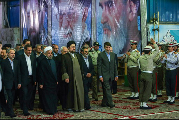 ادای احترام مهمانان کنفرانس وحدت اسلامی به بنیانگذار جمهوری اسلامی 