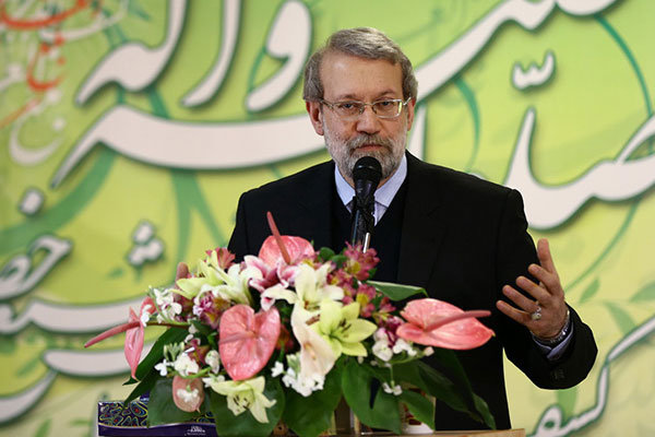 لاریجانی: استقلال اقتصادی با بخشنامه‌ محقق نمی‌شود/ مسجد جای حزب‌بازی نیست