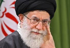 تاکید رهبر معظم انقلاب بر پی‌گیری پدیده ریز گردها و مقابله بی‌اغماض با زمین‌خواران