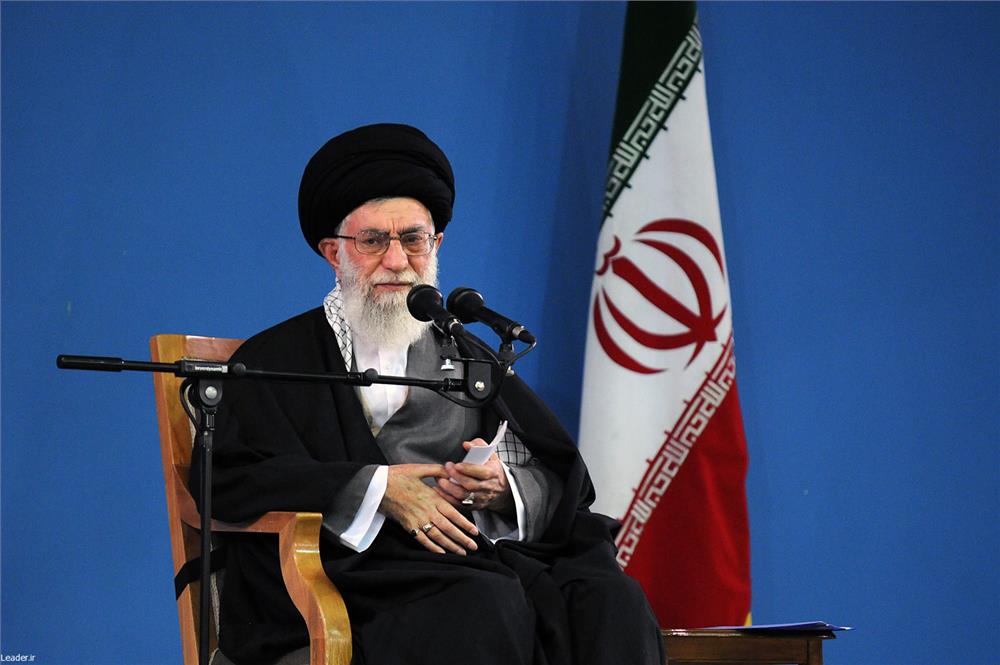 انتقادها از دولت باید در چارچوب منطق باشد/ دولت کسانی را که ابراز دلواپسی میکند تحقیر نکند/مذاکره با آمریکا در مسئله هسته ای است و لاغیر