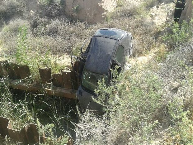 رفیعی:سقوط خودروی ۲۰۶ درون كانال حفر شده آب و فاضلاب اهواز 