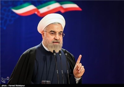 کارگر ستون و نماد نوآوری و توسعه ایران اسلامی است/ باید اقتصاد نفتی به سمت اقتصاد مقاومتی حرکت کند