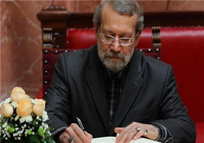 لاریجانی قانون حمایت از آمران به معروف را به روحانی ابلاغ کرد