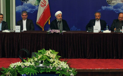 روحانی: باید جلوی موسسات مالی غیرمجاز را بگیریم