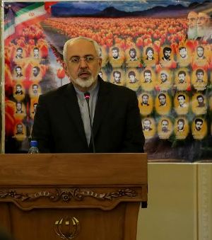 ظریف : اگر مقاومت مردم نبود ما هم در مذاکرات قادر به ایستادگی نبودیم