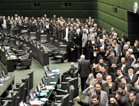 نمایندگان به مراسم افطاری روحانی می روند
