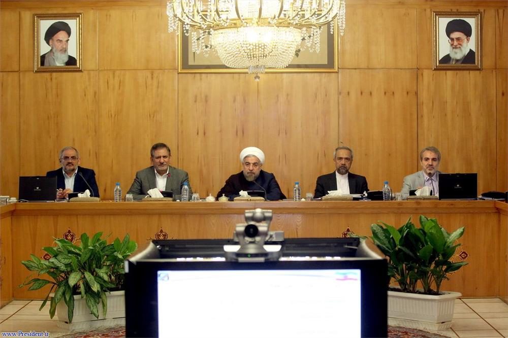 تکاپوی دولت برای مهار مصرف بنزین با کلید ارزانی و گرانی