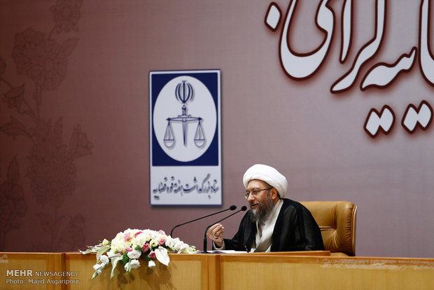 آیت الله آملی لاریجانی؛ جزئیات پرونده ۶۰۰۰ میلیاردی/ جهت گیریهای فتنه همچنان وجود دارد