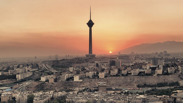 تهران هر سال ۳۶ سانتیمتر پایین می رود
