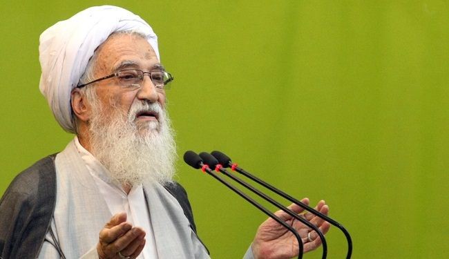 موحدی کرمانی: مسئولان در ادای وظیفه بر حق مردم توجه کنند