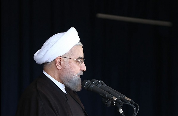 روحانی: پایههای میزی که مسئولان آمریکا از آن سخن میگویند، درهم شکسته است