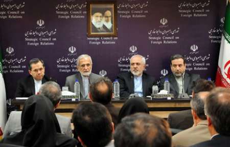 نگاه رسانه های خارجی به گپ و گفت ظریف و یارانش با استادان دانشگاه در نشست شورای راهبردی روابط خارجی
