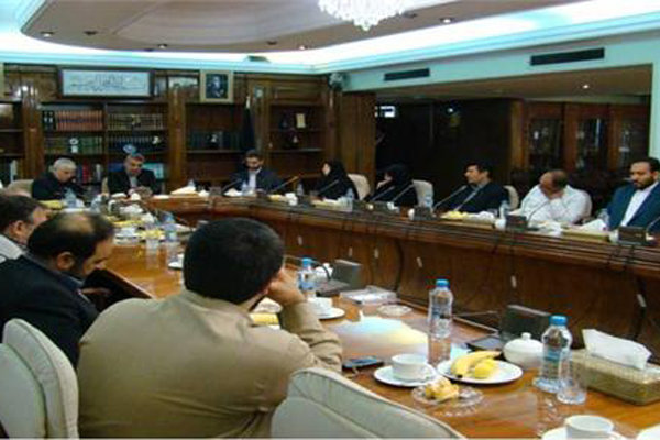 بازی با حقوق کارگران