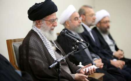 رهبر معظم انقلاب: باید با استفاده از استعدادهای جوان و اقدامات سنجیده از انفعال در عرصه فضای مجازی خارج شد