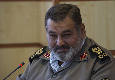 سرلشکر فیروزآبادی: اقتصاد مقاومتی پایه های انقلاب را محکم می کند
