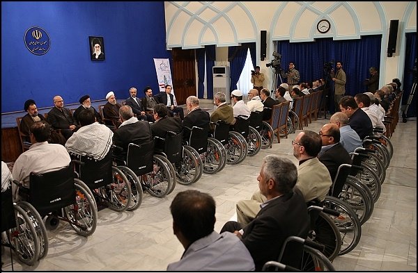 روحانی: ملت ایران هرگز از حق خود نمیگذرد و تسلیم نمی شود
