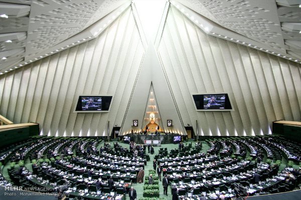 آغاز جلسه علنی مجلس/گزارش جرم سیاسی در دستور کار قرار گرفت