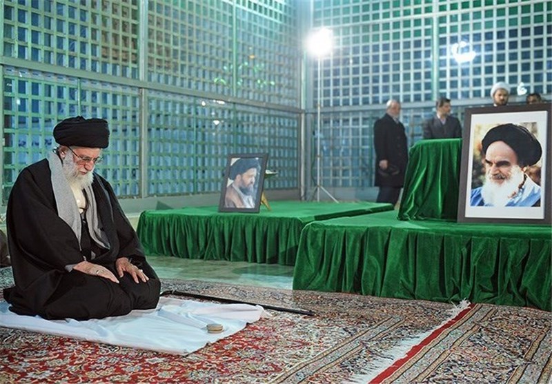 امام خامنهای در مرقد مطهر امام راحل(ره) حضور یافتند