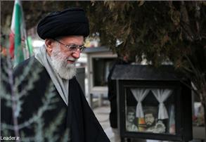 رهبر معظم انقلاب اسلامی در مرقد مطهر امام راحل و گلزار شهدای بهشت زهرا حضور يافتند