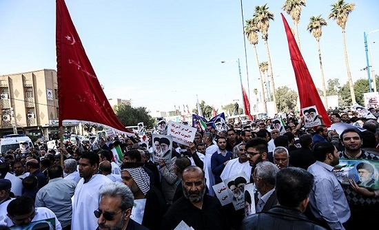 لحظه به لحظه با خبرنگاران آرانیوز با بزرگترین راهپیمایی مردم انقلابی سراسر کشور در حمایت از آرمان های انقلاب و اعلام برائت از فتنه گران / خیزش مردم علیه آشوبگران آغاز شد/ نباید به بیگانگان اجازه دخالت داد