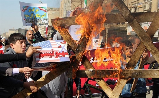 لحظه به لحظه با خبرنگاران آرانیوز با بزرگترین راهپیمایی مردم انقلابی سراسر کشور در حمایت از آرمان های انقلاب و اعلام برائت از فتنه گران / خیزش مردم علیه آشوبگران آغاز شد/ نباید به بیگانگان اجازه دخالت داد