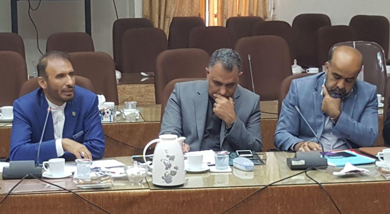 سفر استانی جلیلی معاون وزیر اقتصاد و دارائی به مهمترین بندر کرانه جزایر خلیج فارس و تنکه هرمز/جلیلی معاون وزیر اقتصاد و دارایی: عدم شفاف سازی اطلاعات، مجازات های جدی را در پی دارد/ قانون ارزش افزوده به نفع بخش خصوصی و مناطق کمتر توسعه یافته در حال اصلاح است/ فضای تعاملی که امروز وزارت اقتصاد در آن به سر می برد در راستای منویات مقام معظم رهبری است