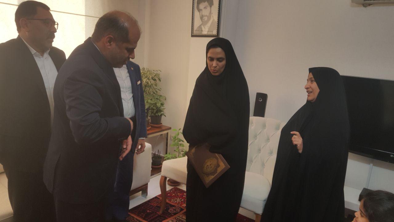 سفر استانی جلیلی معاون وزیر اقتصاد و دارائی به مهمترین بندر کرانه جزایر خلیج فارس و تنکه هرمز/جلیلی معاون وزیر اقتصاد و دارایی: عدم شفاف سازی اطلاعات، مجازات های جدی را در پی دارد/ قانون ارزش افزوده به نفع بخش خصوصی و مناطق کمتر توسعه یافته در حال اصلاح است/ فضای تعاملی که امروز وزارت اقتصاد در آن به سر می برد در راستای منویات مقام معظم رهبری است