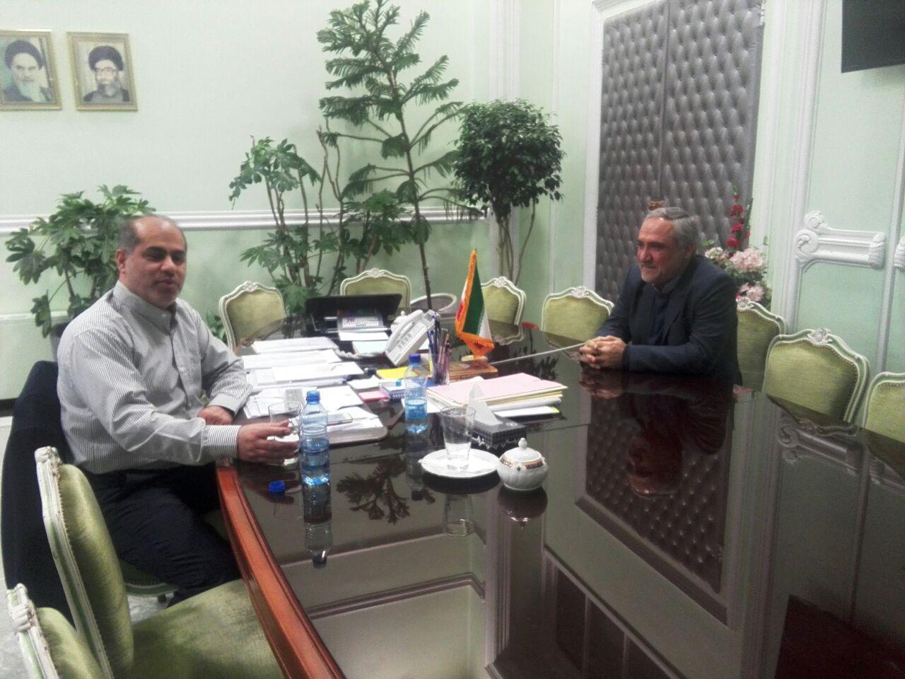 دیدار مقتدایی استاندار سابق با معونین وزیر اقتصاد، خوزستان در مثلث چهره های کارآمد و متخصص/ چشم اندازی روشن در انتظار اقتصاد خوزستان/ جلیلی و ندیمی بوشهری معاونین وزیر اقتصاد و دارایی و مقتدایی استاندار سابق در تلاش و همفکری برای رونق خوزستان/ اقتدار آبادانی ها در پایتخت