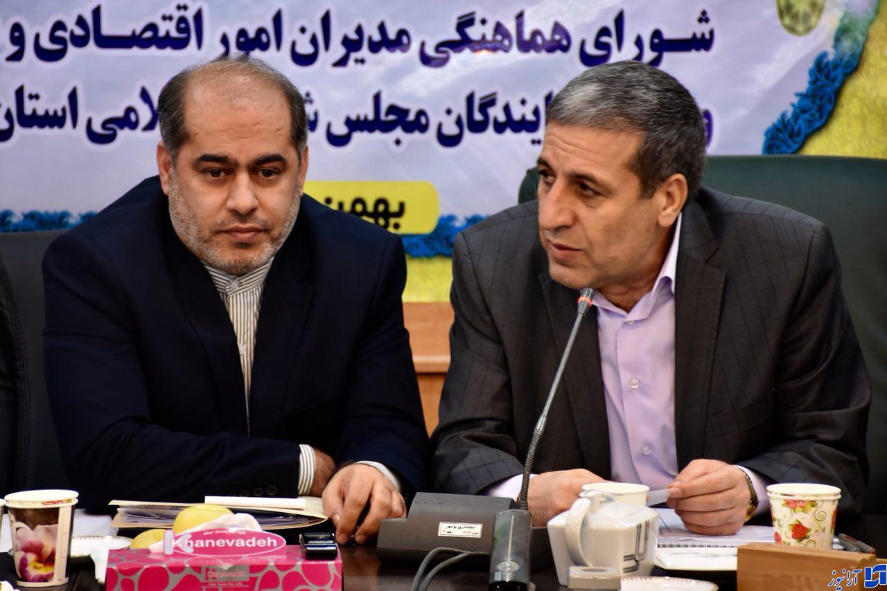 جلیلی معاون وزیر اقتصاد در جلسه شورای هماهنگی اقتصادی بوشهر: وظیفه اصلی بانک ها تامین سرمایه در گردش واحدهای تولیدی است/ راه اندازی بازار سرمایه در استان بوشهر یک ضرورت است/ نباید اجازه داد که سرمایه مردم به سمت بازارهای کاذب هدایت شود/ نمایندگان مردم در مجلس باید روشن و شفاف در جریان امورات اقتصادی قرار بگیرند