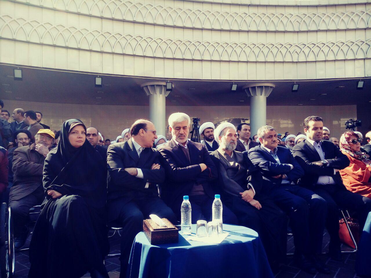حضور دکتر شجاع پوریان معاون فرهنگی شهرداری تهران در مراسم ساماندهی و احیای درختان چنار خیابان ولیعصر(عج)/ تشییع دو شهید گمنام دفاع مقدس با حضور دکتر نجفی شهردار تهران و دکتر شجاع پوریان معاون اجتماعی و فرهنگی شهرداری