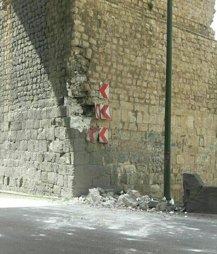 برخورد کامیون با پل تاریخی پلدختر؛ خسارت به اثر 