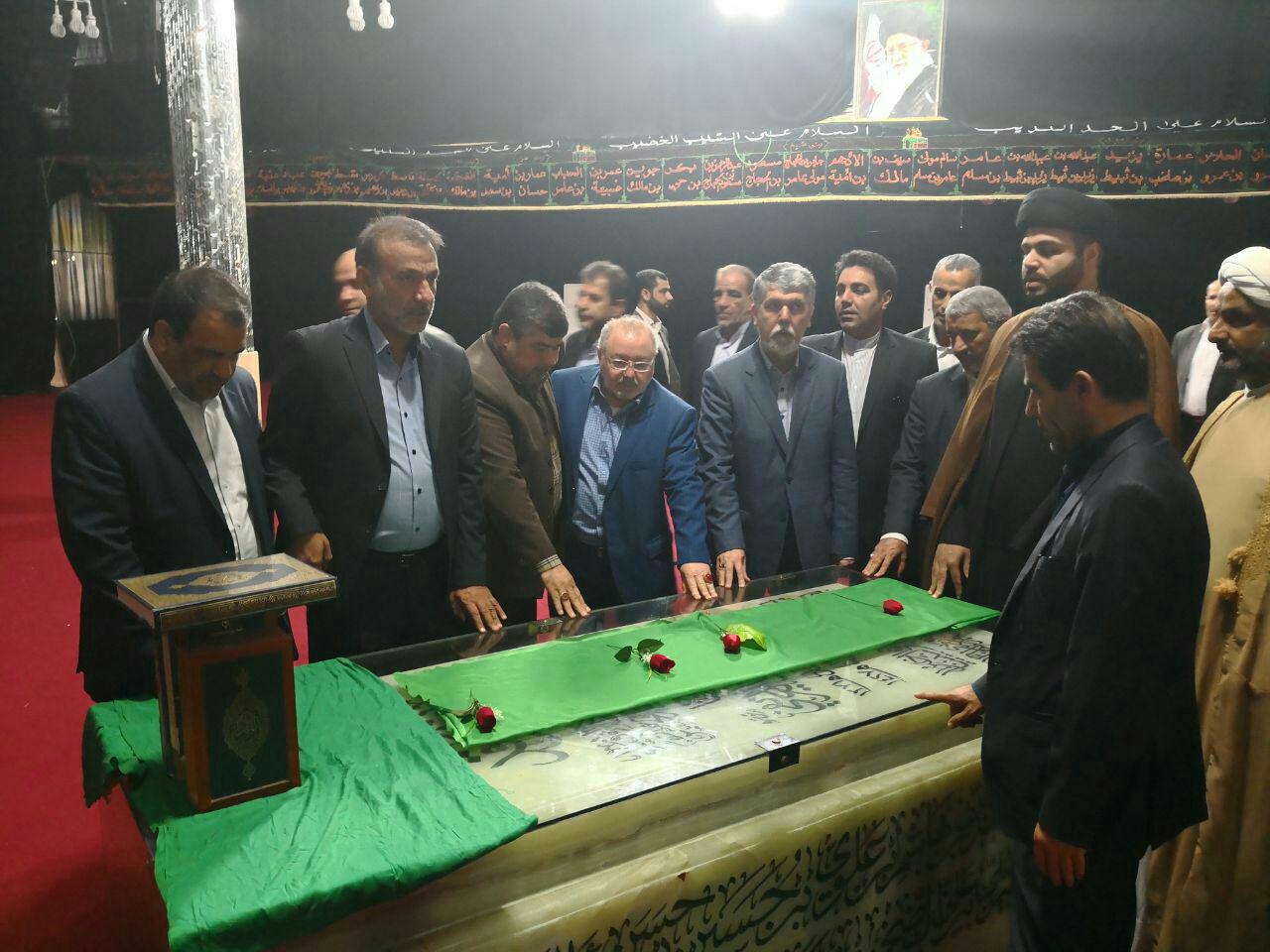 وزیر فرهنگ و ارشاد اسلامی با استاندار خوزستان تفاهم نامه امضا کرد/ صالحی: مسیر حوزه فرهنگ و هنر خوزستان برای3سال آینده ترسیم شد/ خرج کردن در حوزه فرهنگ را هزینه‌کرد بی‌بازگشت تلقی نکنیم/ نماینده ولی فقیه در خوزستان: شهرهای استان، هر کدام یک روز شاخص در تاریخ کشور برای دارند/ دیدار فعالان فرهنگی و هنری آبادان و خرمشهر با وزیر ارشاد/ دستاوردهای فرهنگی هنرری اروند بیان شد