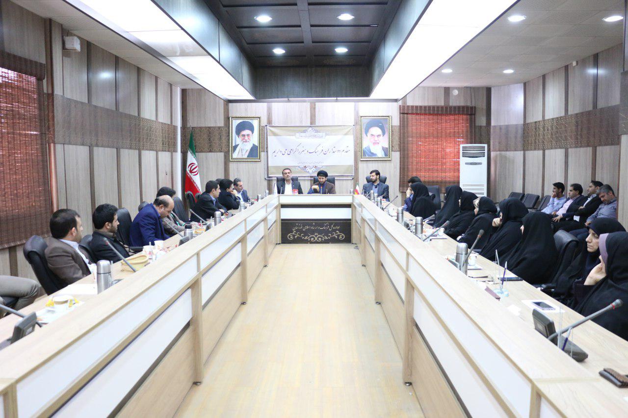 نشست مدیر کل امور مجلس وزارت فرهنگ و ارشاد اسلامی با کارکنان اداره کل ارشاد اسلامی خوزستان/ آیین پایانی نخستین جشنواره هنرستان هنرهای زیبای اهواز برگزار شد
