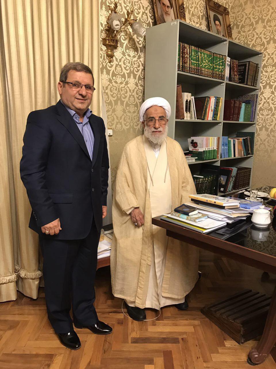 خلیلی سلام زنگنه وزیر نفت را خدمت آیت الله جنتی ابلاغ کرد/ دیدار نوروزی خلیلی معاون شرکت ملی نفت ایران با آیت الله جنتی دبیر شورای نگهبان/خلیلی: رهنمودهای آیت الله جنتی همیشه برای مجموعه صنعت نفت مشکل گشا بوده است/ دبیر شورای نگهبان و خبرگان رهبری خلیلی را مورد تفقد قرار داد