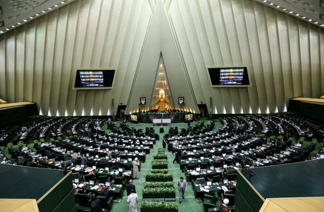 لاریجانی: صدای رسای ملت‌های مظلوم پاسخ فشار ترامپ علیه مردم منطقه است/ کرباسیان در جریان بررسی لایحه اصلاح قانون مبارزه با پولشویی: فعالیت های اجرایی باید از شورای عالی مبارزه با پولشویی منتزع شود/ موافقت مجلس با کلیات لایحه اصلاح قانون مبارزه با پولشویی/ سوالات نمایندگان از وزیر ارشاد در دستور کار/ یک حاشیه از پارلمان/تذکر پی در پی نمایندگان به لاریجانی/ «به صحبت‌های ما گوش کنید»