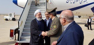 به منظور افتتاح چند طرح پتروشیمی/ روحانی وارد عسلویه شد