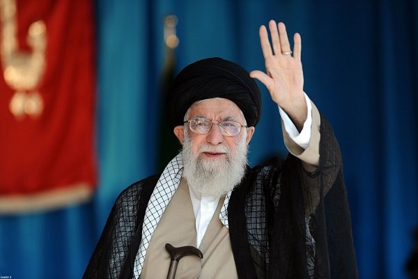 رهبر معظم انقلاب در اجتماع یکصد هزار نفری بسیجیان: ملت ایران با شکست دادن تحریم، سیلی دیگری به آمریکا خواهد زد/ در نیمه راه هستیم؛ بن‌بست نداریم